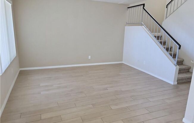 REALLY CUTE TOWNHOME LOCATED IN GREEN VALLEY AREA!!
