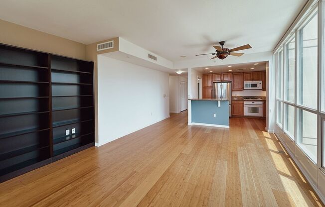 Modern 2 Bed, 2 Bath Condo in the Heart of the Marina District