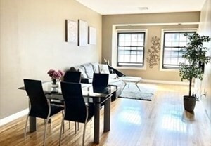 2 beds, 1 bath, 978 sqft, $2,600, Unit 417