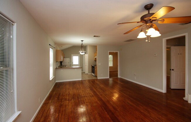 Great Three Bedroom House in Hyde Park Area - Prelease for August!