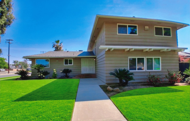 5780 N. 8th St. Duplex