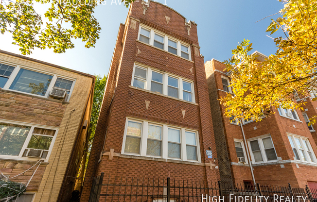 4922 N Spaulding Ave