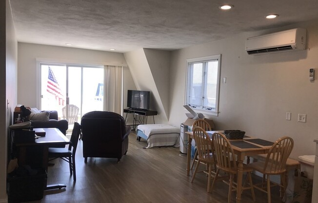 2 beds, 1 bath, 1,150 sqft, $2,900, Unit U5