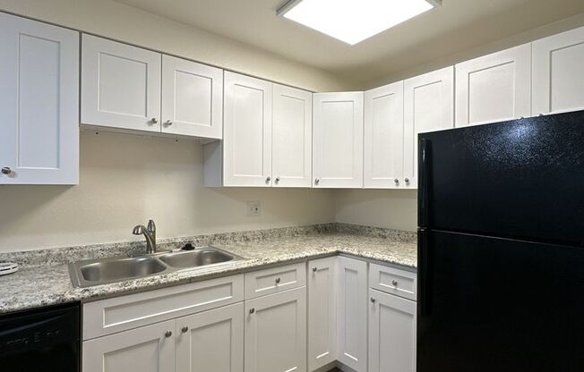 1 bed, 1 bath, 700 sqft, $995, Unit 1777-103