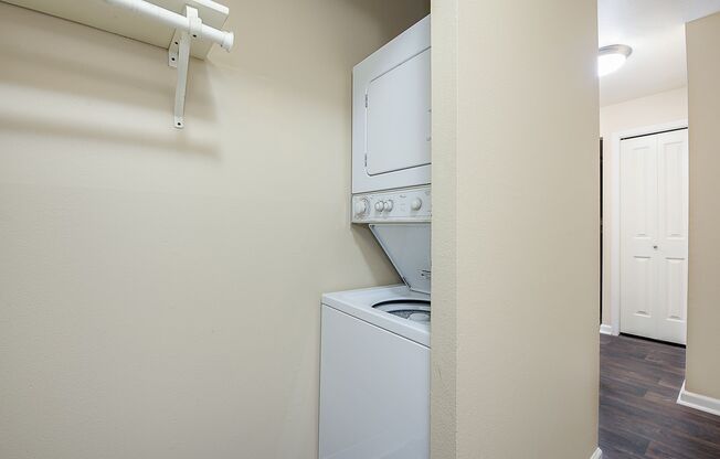 1 bed, 1 bath, 700 sqft, $1,599, Unit 1-103