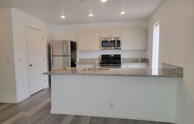 1 bed, 1 bath, 750 sqft, $1,300