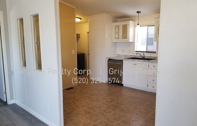 Beautiful 3 Bedroom Manufactured Home in a Gated Community (I-10/Wilmot)