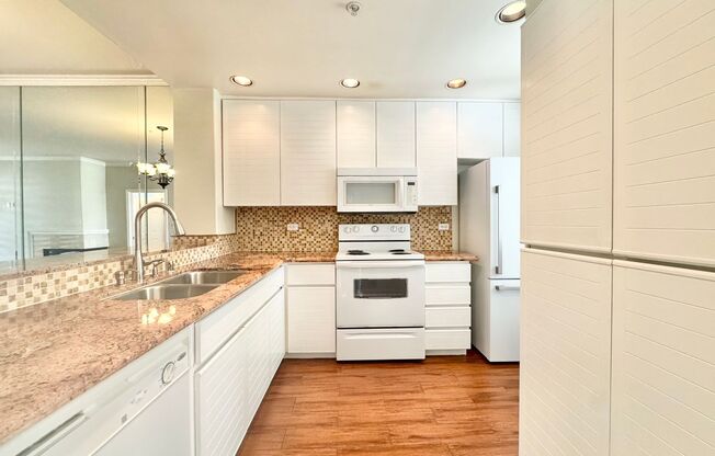 Beautiful 2bd/1ba in Irvine with tons of Amenities!