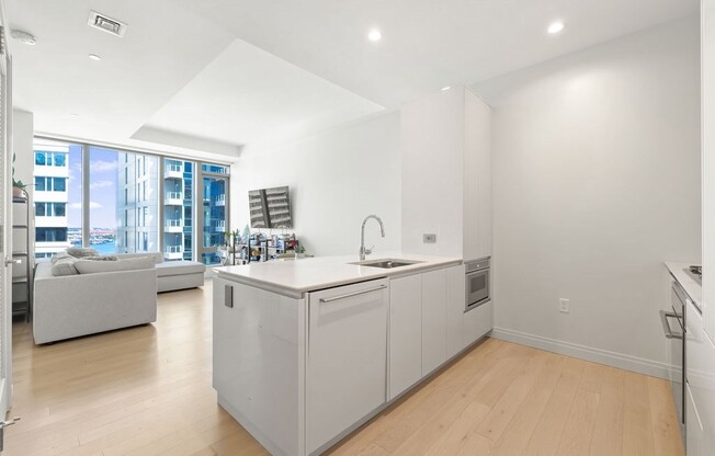 1 bed, 1 bath, 691 sqft, $5,650, Unit 1912
