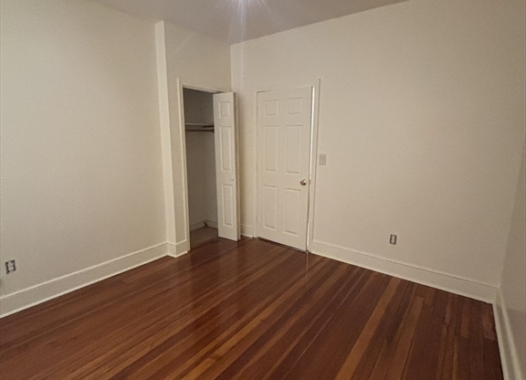 3 beds, 1 bath, 1,250 sqft, $3,000, Unit 1