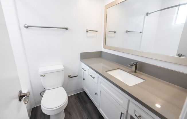 2 beds, 1.5 baths, 1,095 sqft, $3,098, Unit 304
