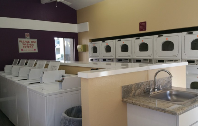 2 beds, 1 bath, 876 sqft, $2,595, Unit F112