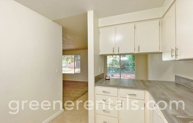 2 beds, 1 bath, 850 sqft, $1,850, Unit A