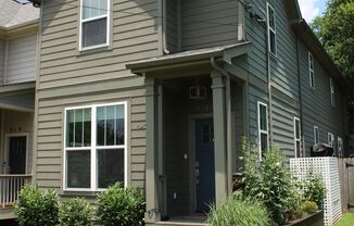 Great 3 bedroom / 2.5 bath Home in East Nashville!