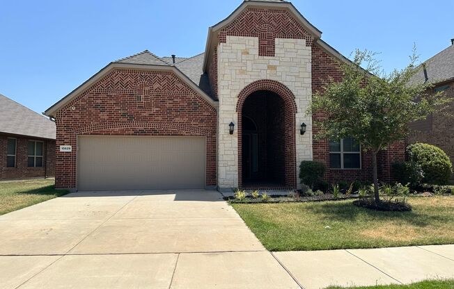 MOVE IN SPECIAL $500.00 OFF 1ST MONTH RENT IF YOU ARE READY TO MOVE NOW!! Stunning open floorplan large 4 bedroom game room or media room