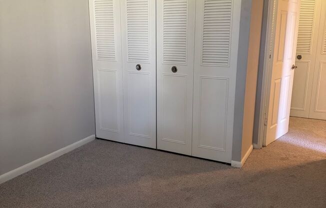 2 beds, 1 bath, 800 sqft, $1,435, Unit 232