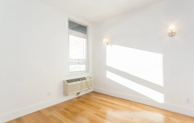 105 GRAND AVE