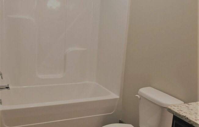 1 bed, 1 bath, 765 sqft, $815, Unit 16