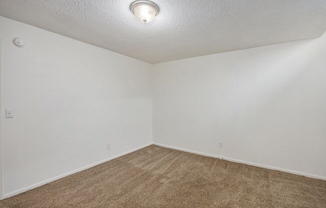 1 bed, 1 bath, 870 sqft, $945, Unit 7071 Unit #225