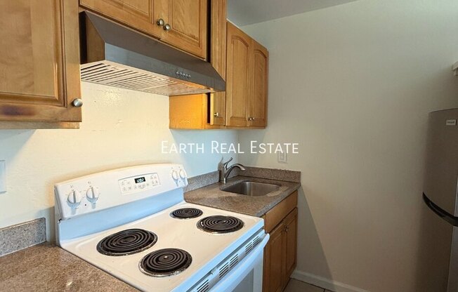 348 4 AVE
