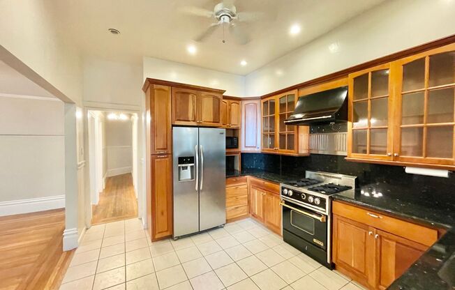 Inner Sunset Full Floor 2BR+/1.5 BA Victorian Condo - 7th Ave @ Lincoln - PROGRESSIVE