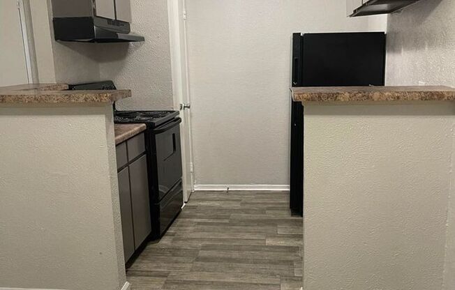 1 bed, 1 bath, 700 sqft, $845, Unit 12J