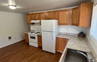 557 E Broad Ave