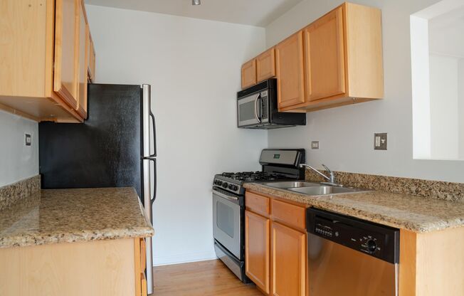 1 bed, 1 bath, 450 sqft, $1,595, Unit 4715-15N