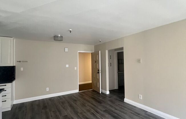 2 beds, 2 baths, $3,195, Unit # 214