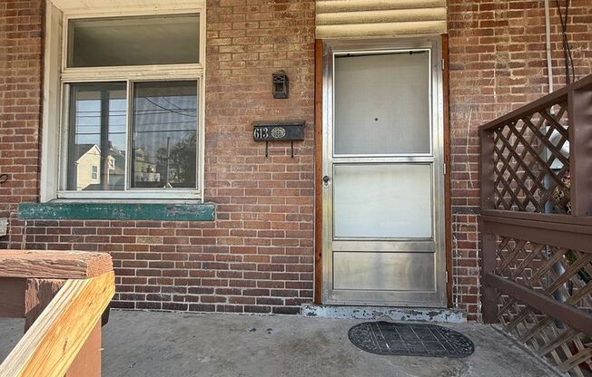 2-Bedroom Home with Fenced Yard – Minutes from Downtown Pittsburgh