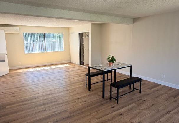 8608 Foothill Blvd (1450.28)