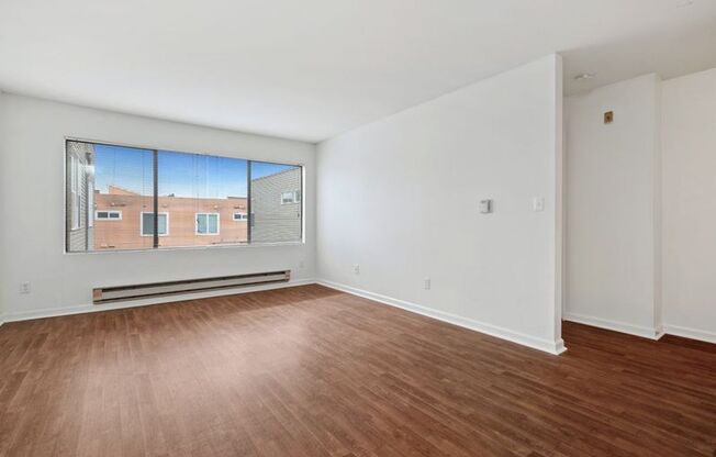 1 bed, 1 bath, 648 sqft, $1,675, Unit 1-303