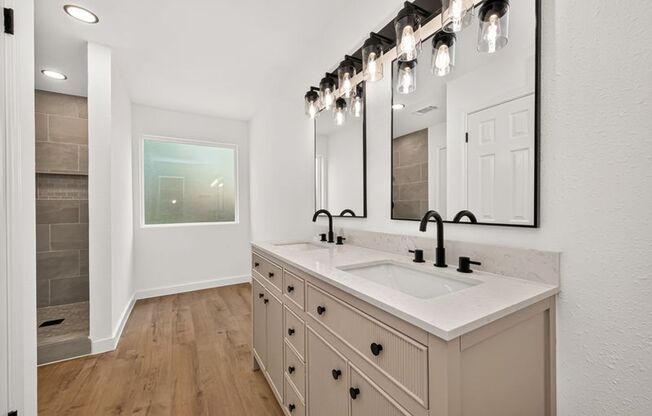 3 beds, 2 baths, $3,100