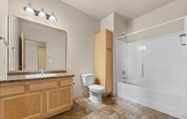2 beds, 2 baths, 1,226 sqft, $1,425, Unit 3401-E