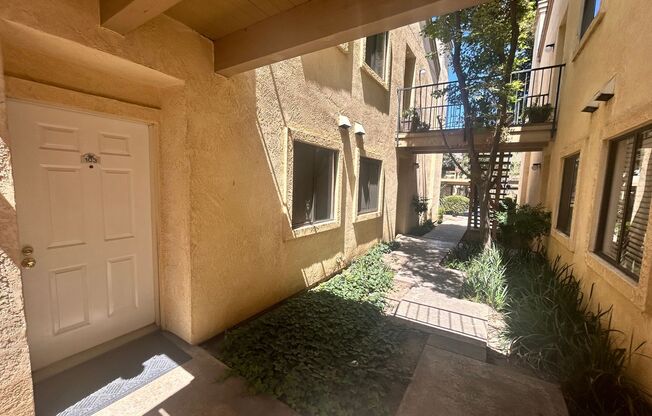 Charming 2 Bedroom, 2 Full Bath Condo Modesto