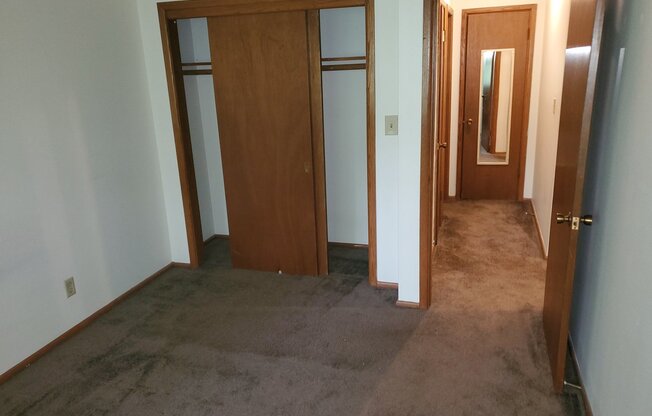 2 beds, 1 bath, $1,200, Unit '09