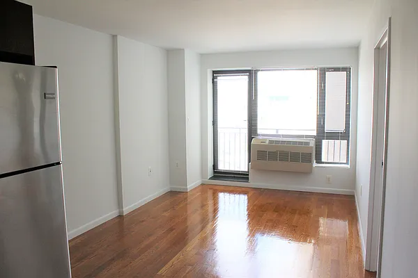 Studio, 1 bath, $3,350, Unit 4B