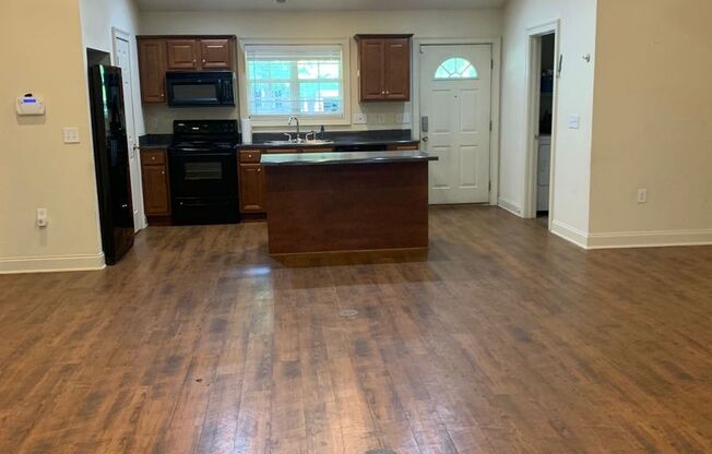 Eagles Landing 4 Bedroom Available for Spring 2025!!