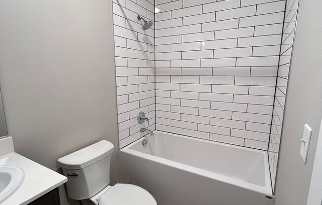 Studio, 1 bath, 318 sqft, $1,400, Unit 802