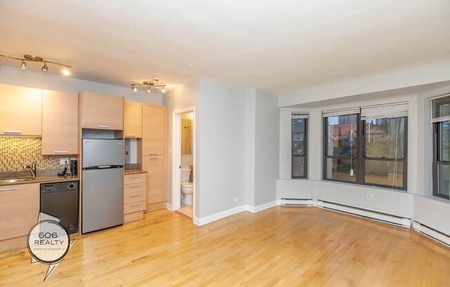 Studio, 1 bath, $1,400, Unit 303
