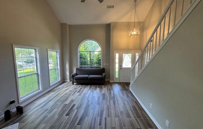 Beautiful 3 Bedroom 2.5 Bath Home Close to I-85.