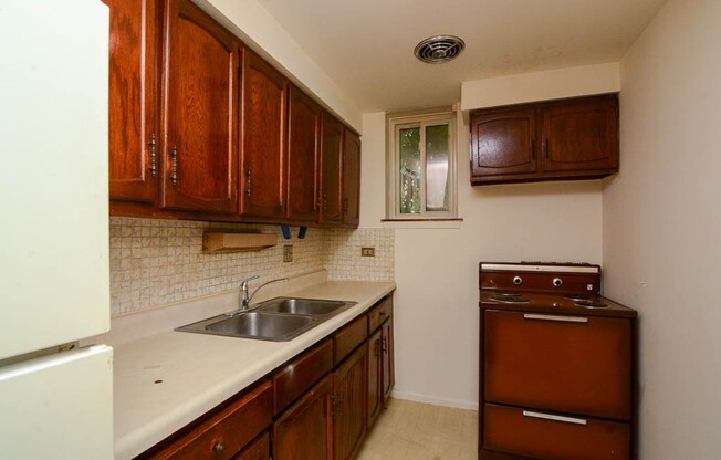 3823 PINE GRV