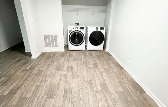 3 beds, 2 baths, 1,281 sqft, $1,284, Unit 106