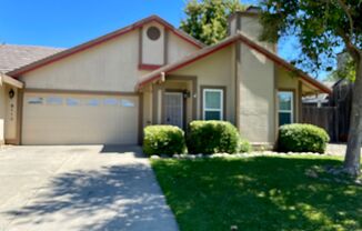 Super Adorable Refreshed 3 bedroom, 2 bath Antelope Home