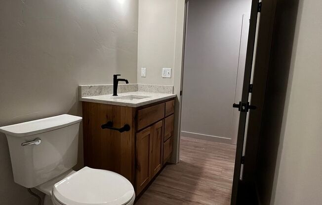 2 beds, 1 bath, 1,000 sqft, $1,650, Unit B