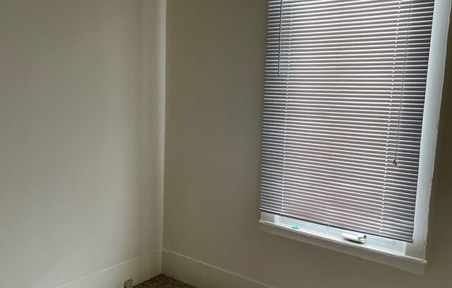 2 beds, 1 bath, $3,200