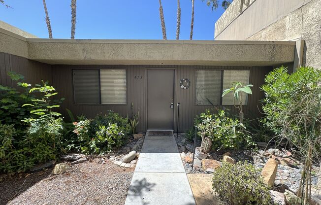 AVAILABLE NOW!   BEAUTIFUL 3 Bed 2 Bath CONDO in PALM SPRINGS