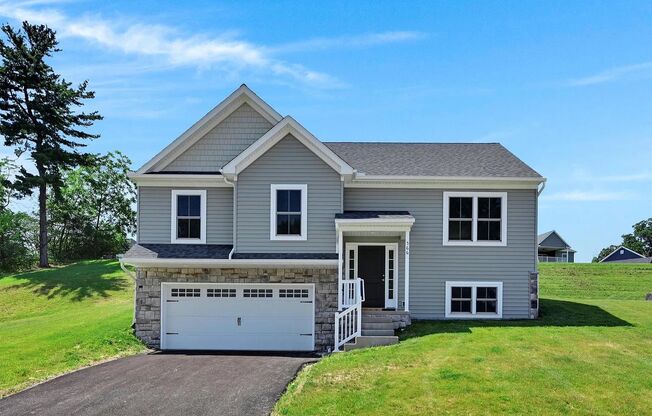 Brand New 3 Bed 3 Bath Single Family Home in SpringGrove