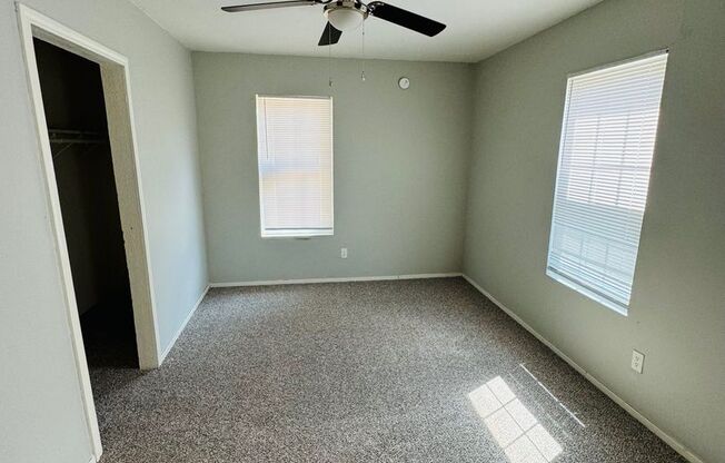 3 beds, 1 bath, $1,295