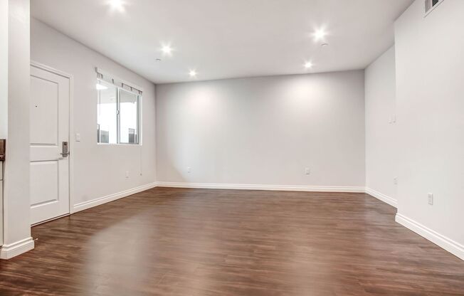 2 beds, 2 baths, 895 sqft, $2,695, Unit 205